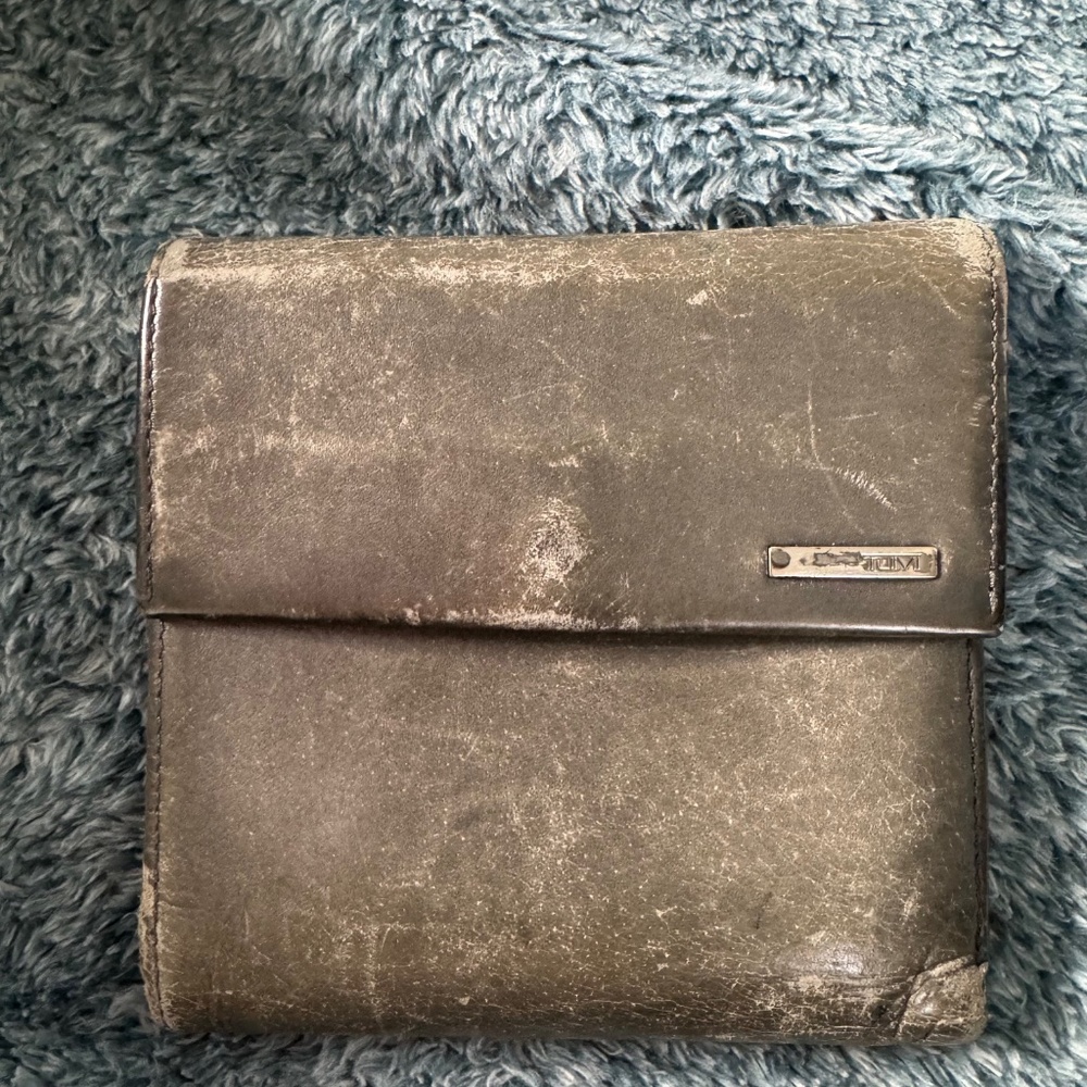 Unisex Vintage grey leather TUMI wallet